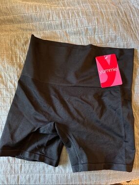 Yummie shapewear shorts black